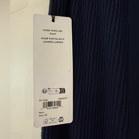 Alo Yoga Muse Wide Leg Pant in Navy Size XS NWT - Picture 9 of 11